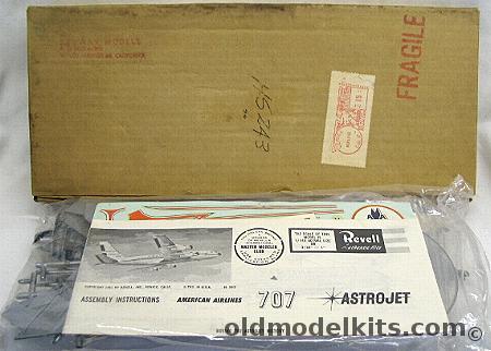 Skyway Models 1/140 Boeing 707 American Airlines - Fan Engines plastic model kit